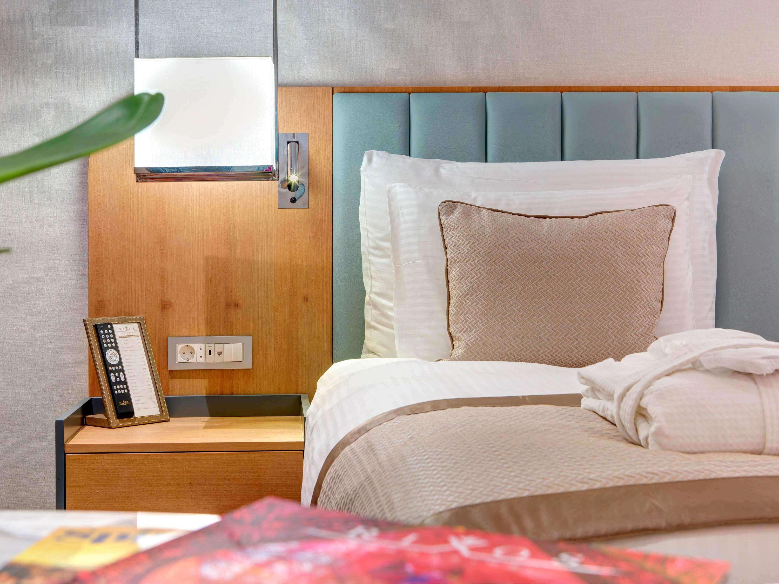 Rixos Premium Dubrovnik Hotel Luaran gambar A room at the hotel