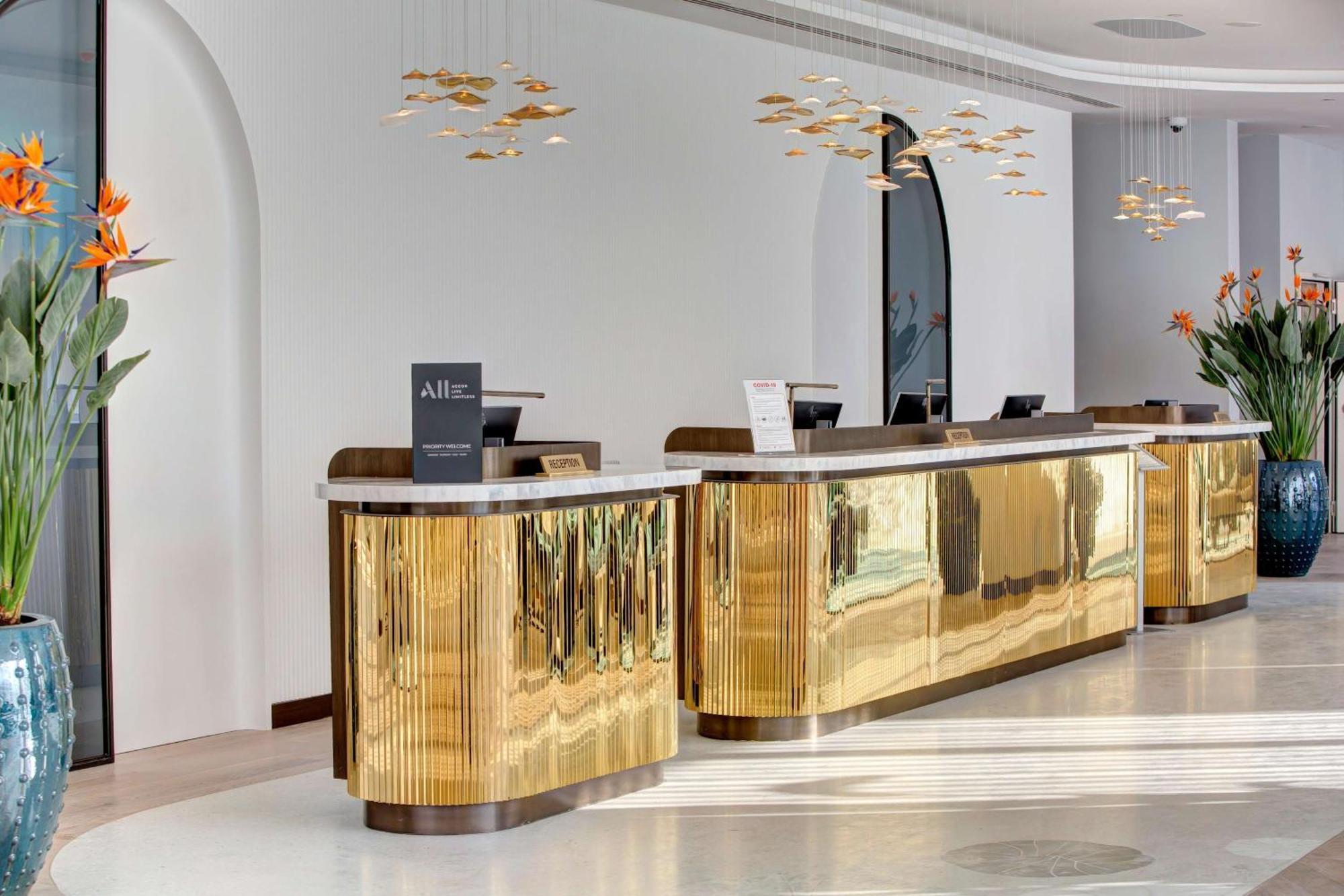 Rixos Premium Dubrovnik Hotel Luaran gambar The reception area of the hotel