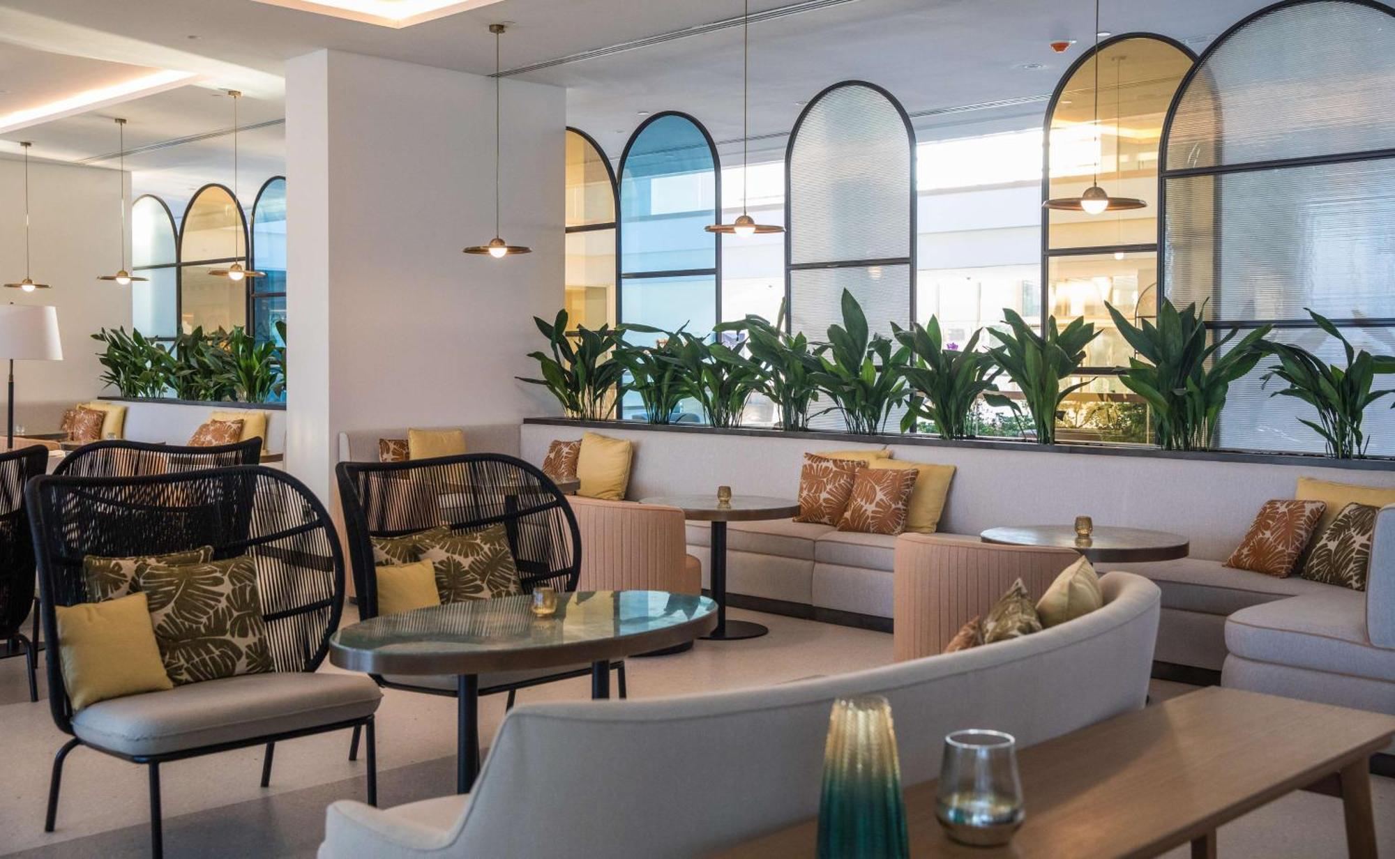 Rixos Premium Dubrovnik Hotel Luaran gambar The lounge at the airport